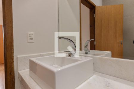 Casa de condomínio para alugar com 308m², 4 quartos e 4 vagasbanheiro da suite master