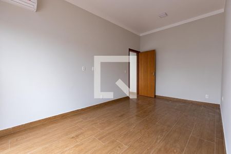 Casa de condomínio para alugar com 308m², 4 quartos e 4 vagasSuíte master