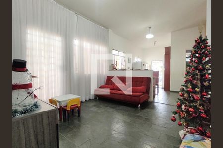 Casa à venda com 6 quartos, 220m² em Santa Tereza, Belo Horizonte