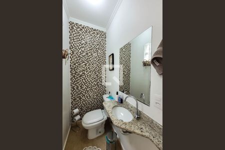 Casa à venda com 241m², 3 quartos e 3 vagasLavabo