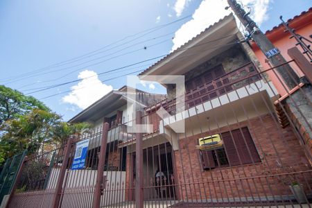 Casa à venda com 280m², 3 quartos e 1 vaga Casa à venda com 280m², 3 quartos e 1 vagaFachada