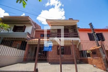 Casa à venda com 280m², 3 quartos e 1 vaga Casa à venda com 280m², 3 quartos e 1 vagaFachada