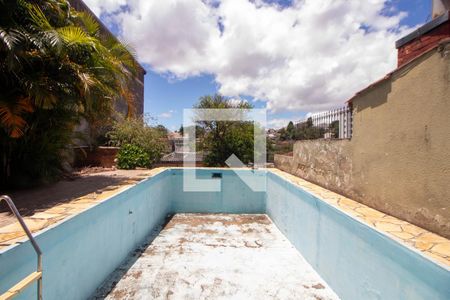 Casa à venda com 280m², 3 quartos e 1 vaga Casa à venda com 280m², 3 quartos e 1 vagaPiscina