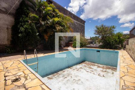 Casa à venda com 280m², 3 quartos e 1 vaga Casa à venda com 280m², 3 quartos e 1 vagaPiscina