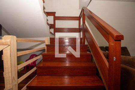 Casa à venda com 280m², 3 quartos e 1 vaga Casa à venda com 280m², 3 quartos e 1 vagaEscada