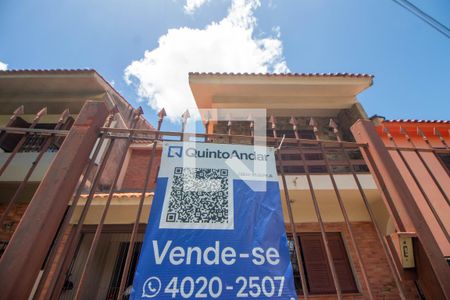 Casa à venda com 280m², 3 quartos e 1 vaga Casa à venda com 280m², 3 quartos e 1 vagaFachada