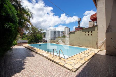 Casa à venda com 280m², 3 quartos e 1 vaga Casa à venda com 280m², 3 quartos e 1 vagaPiscina