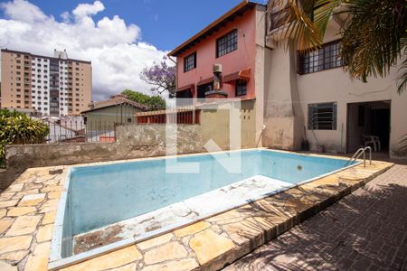 Casa à venda com 280m², 3 quartos e 1 vaga Casa à venda com 280m², 3 quartos e 1 vagaPiscina