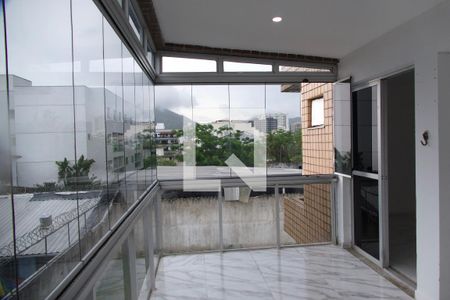 Apartamento à venda com 130m², 2 quartos e 2 vagasSala