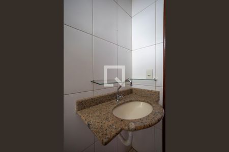 Apartamento para alugar com 60m², 2 quartos e 2 vagas Apartamento para alugar com 60m², 2 quartos e 2 vagasBanheiro