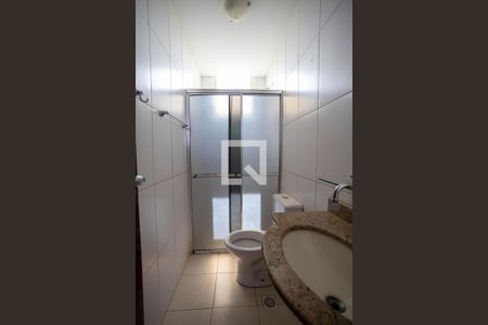 Apartamento para alugar com 60m², 2 quartos e 2 vagas Apartamento para alugar com 60m², 2 quartos e 2 vagasBanheiro