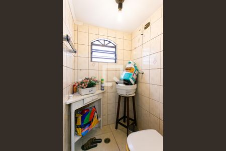 Casa à venda com 200m², 3 quartos e 5 vagasBanheiro de Serviço