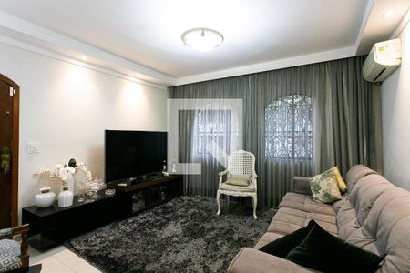 Sala de casa à venda com 3 quartos, 200m² em Vila Carrão, São Paulo