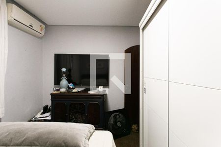 Quarto 1 de casa à venda com 3 quartos, 200m² em Vila Carrão, São Paulo