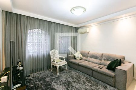 Sala de casa à venda com 2 quartos, 200m² em Vila Carrão, São Paulo
