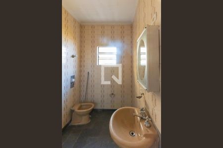 Casa à venda com 288m², 3 quartos e 4 vagasBanheiro