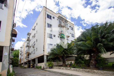 Apartamento para alugar com 65m², 2 quartos e 1 vagaFachada do bloco