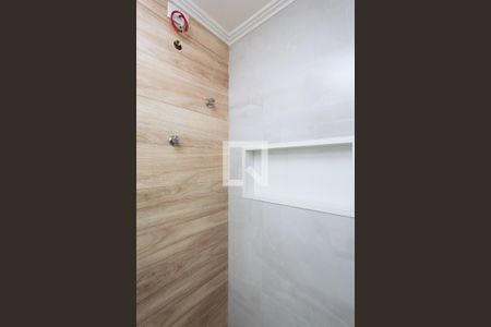 Banheiro de apartamento para alugar com 1 quarto, 36m² em Jardim Dona Leopoldina, Porto Alegre