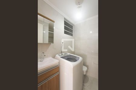 Banheiro de apartamento para alugar com 1 quarto, 36m² em Jardim Dona Leopoldina, Porto Alegre