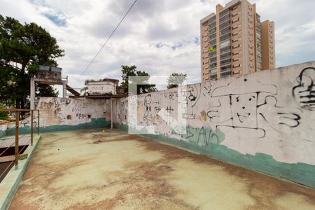 Casa à venda com 265m², 4 quartos e 6 vagas Casa à venda com 265m², 4 quartos e 6 vagasQuintal