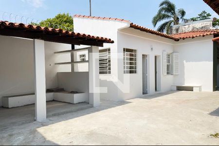 Casa à venda com 180m², 3 quartos e 4 vagasQuintal
