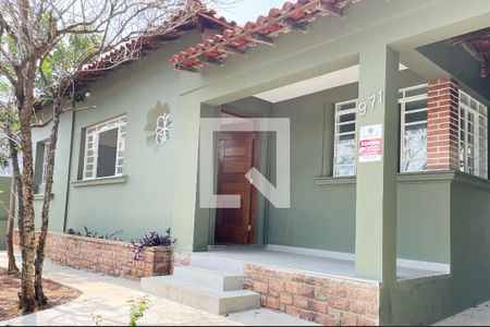 Casa à venda com 180m², 3 quartos e 4 vagasFachada