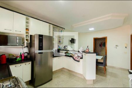 Casa à venda com 332m², 4 quartos e 5 vagasCozinha