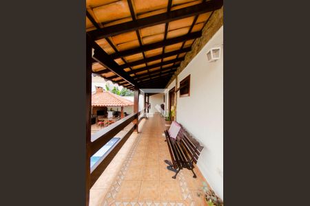 Casa à venda com 332m², 4 quartos e 5 vagasVaranda