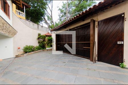 Casa à venda com 332m², 4 quartos e 5 vagasGaragem