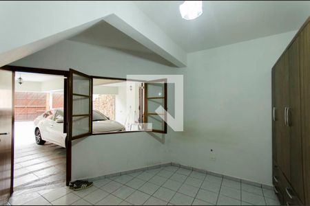 Casa à venda com 332m², 4 quartos e 5 vagasQuarto Externo