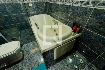 Casa à venda com 332m², 4 quartos e 5 vagasBanheiro Suíte