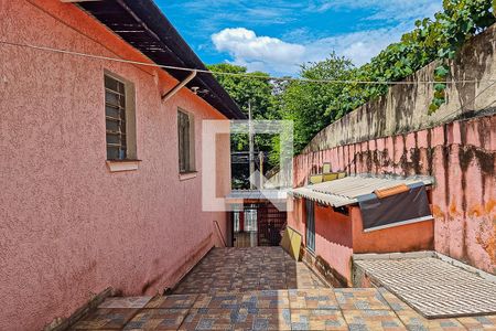 Casa à venda com 225m², 2 quartos e 4 vagasQuintal