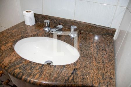 Casa à venda com 78m², 2 quartos e 1 vaga Casa à venda com 78m², 2 quartos e 1 vagaBanheiro