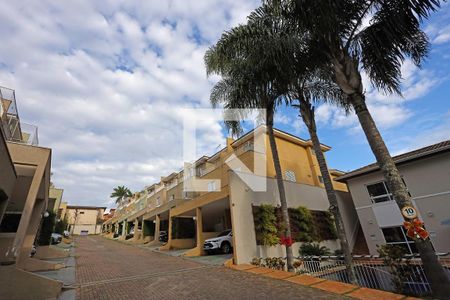 Casa para alugar com 150m², 4 quartos e 2 vagasFachada - casas