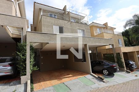 Casa para alugar com 150m², 4 quartos e 2 vagasFachada - casa germinada