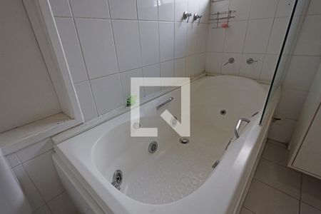 Casa para alugar com 150m², 4 quartos e 2 vagas3º  andar - suíte principal - banheiro