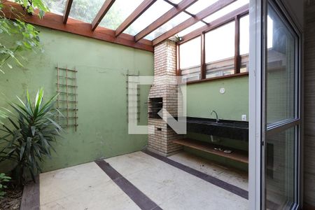 1º  andar - fundo de quintal de casa para alugar com 4 quartos, 150m² em Parque Frondoso, Cotia