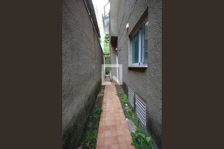 Casa para alugar com 150m², 4 quartos e 2 vagas1º  andar - área de serviço - vista da entrada / saída