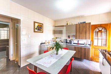 Casa à venda com 260m², 3 quartos e 2 vagasCozinha