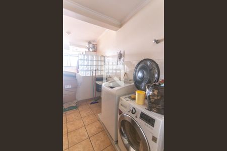 Casa à venda com 260m², 3 quartos e 2 vagasÁrea de serviço