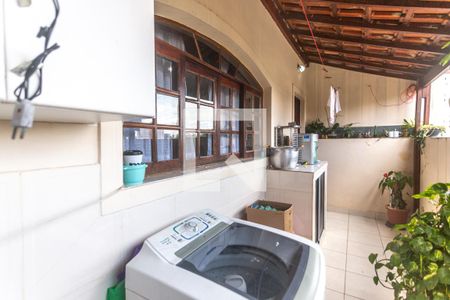 Casa à venda com 260m², 3 quartos e 2 vagasÁrea de serviço