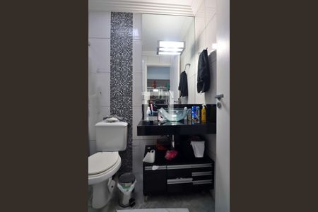 Apartamento à venda com 263m², 4 quartos e 3 vagasBanheiro da Suíte 2