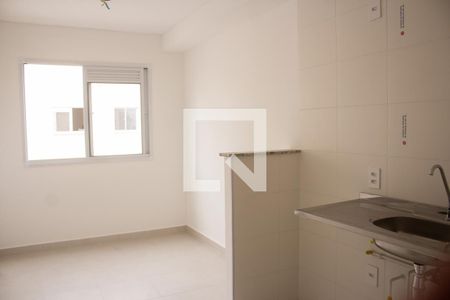 Sala/Cozinha de apartamento para alugar com 1 quarto, 26m² em Jardim Cidália, São Paulo