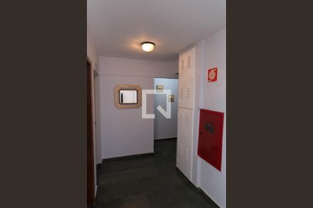 Apartamento à venda com 78m², 2 quartos e 1 vaga Apartamento à venda com 78m², 2 quartos e 1 vagaHall de entrada