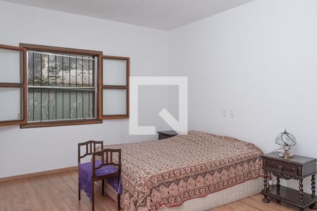 Casa à venda com 677m², 5 quartos e 6 vagas Casa à venda com 677m², 5 quartos e 6 vagasSuíte 2