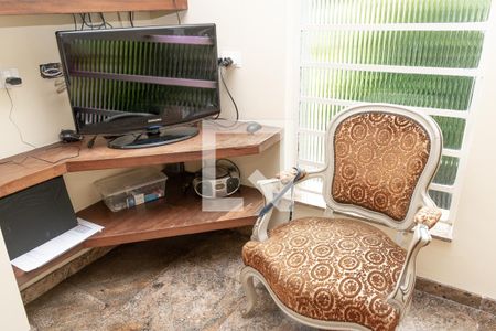 Casa à venda com 677m², 5 quartos e 6 vagas Casa à venda com 677m², 5 quartos e 6 vagasSala 4