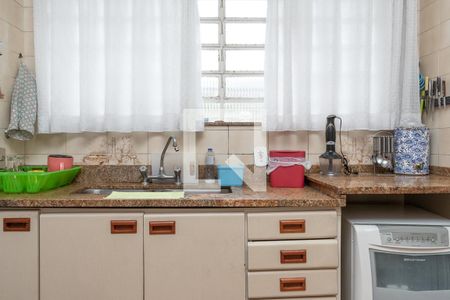 Casa à venda com 677m², 5 quartos e 6 vagas Casa à venda com 677m², 5 quartos e 6 vagasCozinha