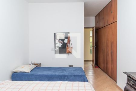 Casa à venda com 677m², 5 quartos e 6 vagas Casa à venda com 677m², 5 quartos e 6 vagasSuíte 1