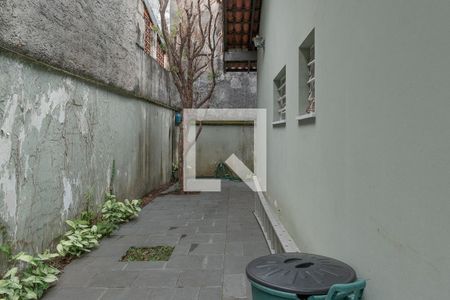 Casa à venda com 677m², 5 quartos e 6 vagas Casa à venda com 677m², 5 quartos e 6 vagasÁrea externa 3