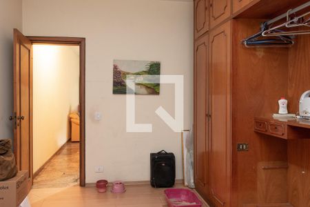 Casa à venda com 677m², 5 quartos e 6 vagas Casa à venda com 677m², 5 quartos e 6 vagasQuarto 1